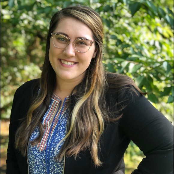 Meet your Posher, Emily - Picture 2 of 2